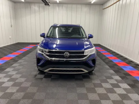 Photos of 2022 Volkswagen Taos 1.5T SEL for sale in Bridgeport, NY at Bridgeland Auto Brokers