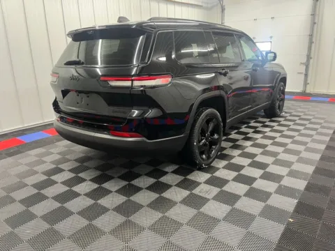 More photos of 2023 Jeep Grand Cherokee L Limited at Bridgeland Auto Brokers, NY