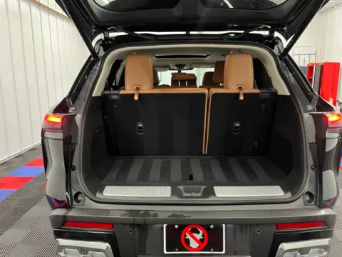 More photos of 2022 INFINITI QX60 Sensory at Bridgeland Auto Brokers, NY