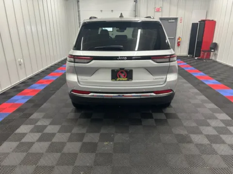 More photos of 2023 Jeep Grand Cherokee Limited at Bridgeland Auto Brokers, NY