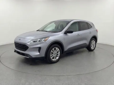 Photos of 2022 Ford Escape SE for sale in Bridgeport, NY at Bridgeland Auto Brokers