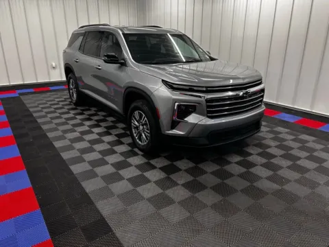 Photos of 2025 Chevrolet Traverse LT for sale in Bridgeport, NY at Bridgeland Auto Brokers