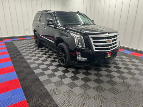 Another view of 2020 Cadillac Escalade Platinum Edition for sale in Bridgeport, NY at Bridgeland Auto Brokers