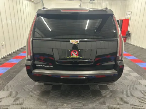 More photos of 2020 Cadillac Escalade Platinum Edition at Bridgeland Auto Brokers, NY