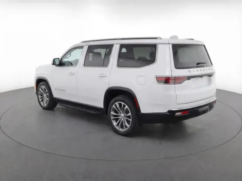 More photos of 2024 Jeep Wagoneer Series II at Bridgeland Auto Brokers, NY