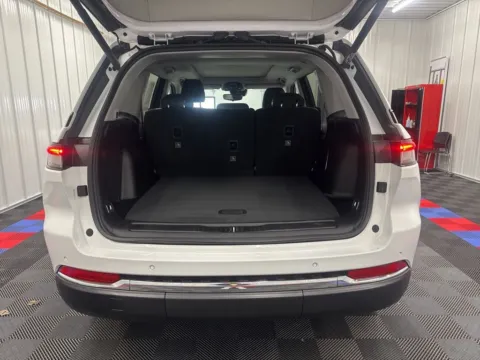 More photos of 2023 Jeep Grand Cherokee 4xe at Bridgeland Auto Brokers, NY