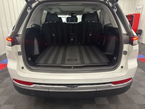 More photos of 2023 Jeep Grand Cherokee 4xe at Bridgeland Auto Brokers, NY