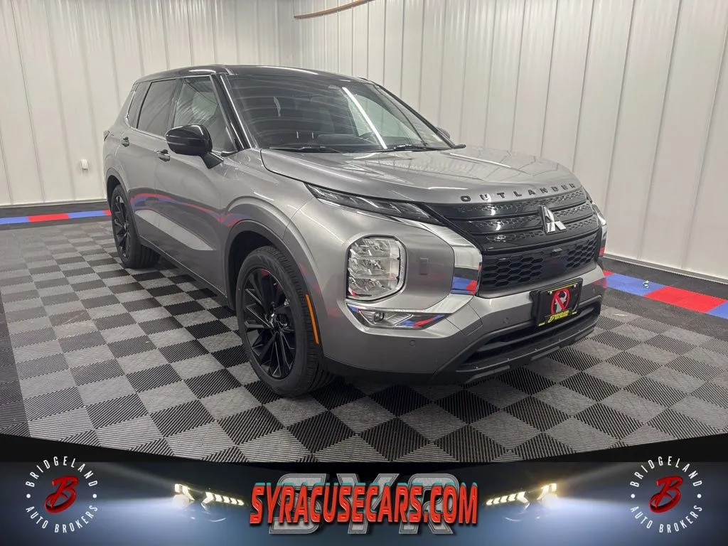 Silver 2023 Mitsubishi Outlander SEL Black Edition for sale in Bridgeport, NY