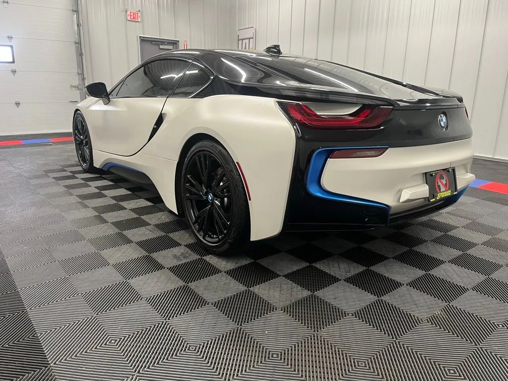 2016 BMW i8 - Photo 7