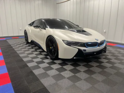 Photos of 2016 BMW i8 for sale in Bridgeport, NY at Bridgeland Auto Brokers