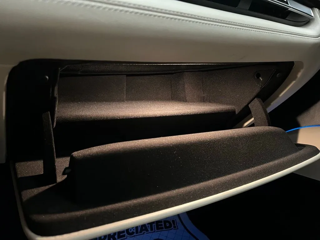 2016 BMW i8 - Photo 23
