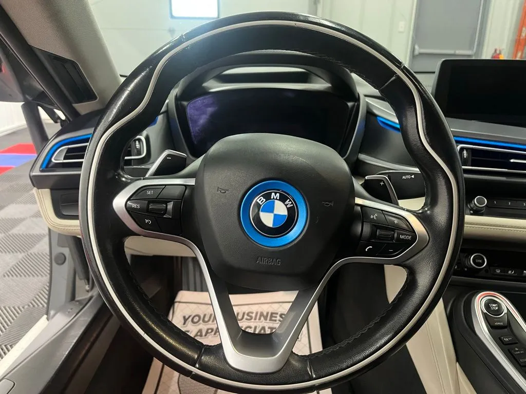 2016 BMW i8 - Photo 13