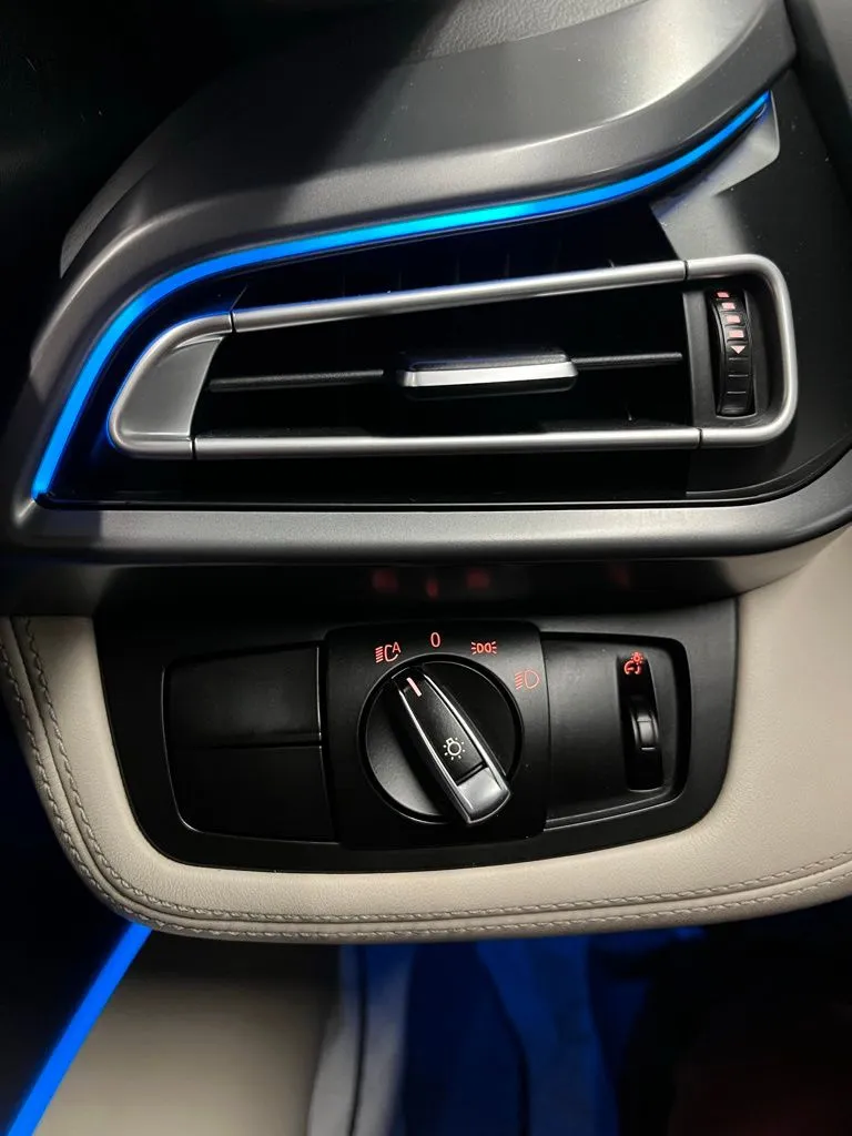 2016 BMW i8 - Photo 18