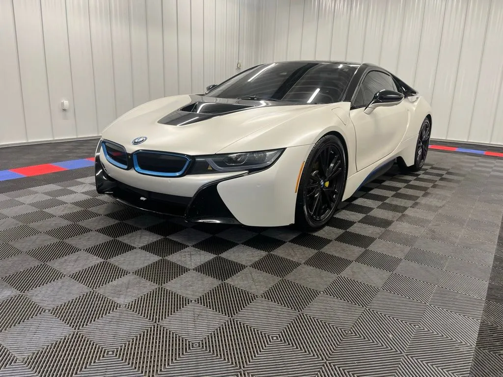 2016 BMW i8 - Photo 9