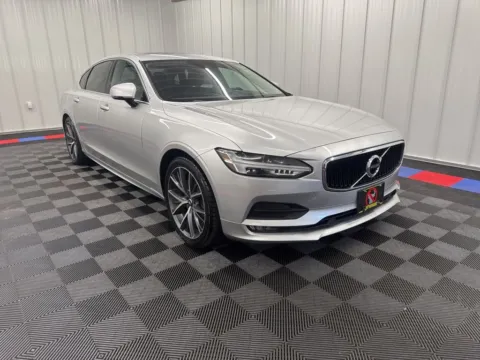 Photos of 2020 Volvo S90 T6 Momentum for sale in Bridgeport, NY at Bridgeland Auto Brokers