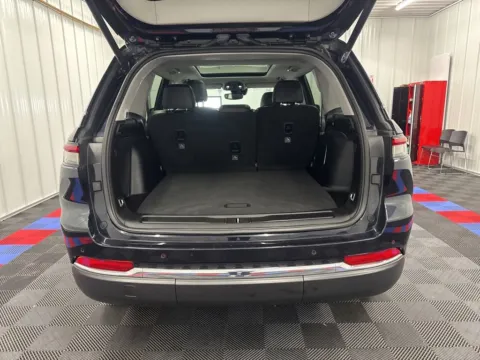 More photos of 2022 Jeep Grand Cherokee 4xe at Bridgeland Auto Brokers, NY