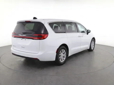 More photos of 2024 Chrysler Pacifica Touring L at Bridgeland Auto Brokers, NY