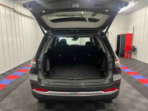 More photos of 2022 Jeep Grand Cherokee 4xe at Bridgeland Auto Brokers, NY