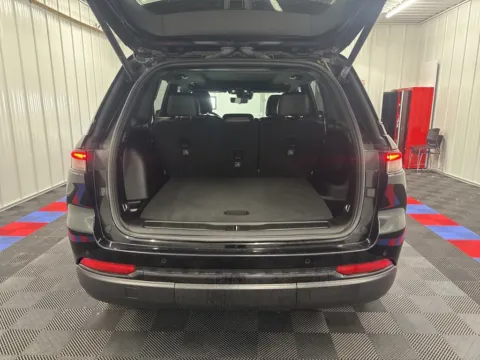 More photos of 2024 Jeep Grand Cherokee Limited at Bridgeland Auto Brokers, NY