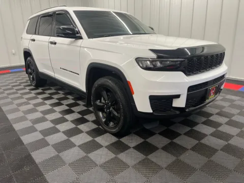 Photos of 2023 Jeep Grand Cherokee L Altitude for sale in Bridgeport, NY at Bridgeland Auto Brokers