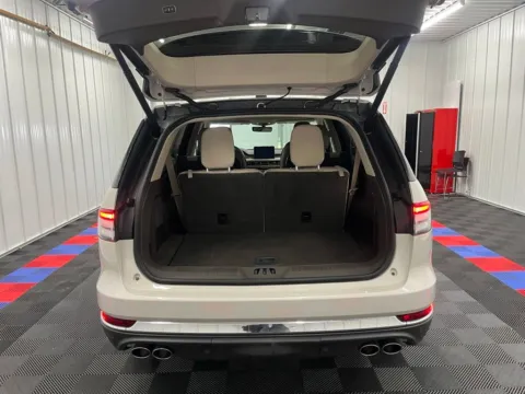 More photos of 2024 Lincoln Aviator Premiere at Bridgeland Auto Brokers, NY