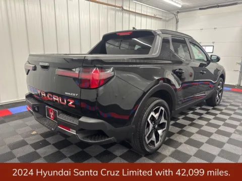 Another view of 2024 Hyundai Santa Cruz Limited for sale in Bridgeport, NY at Bridgeland Auto Brokers