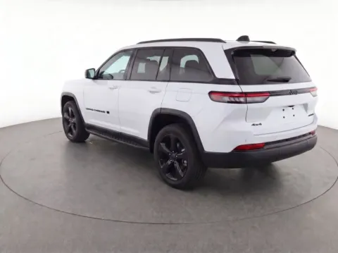 More photos of 2024 Jeep Grand Cherokee L Limited at Bridgeland Auto Brokers, NY