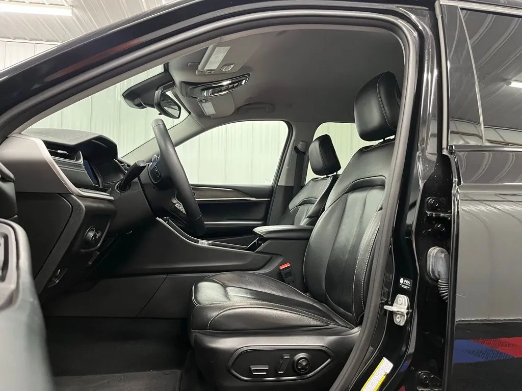 2023 Jeep Grand Cherokee Limited - Photo 17