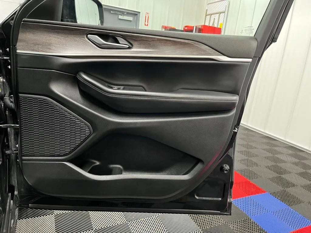 2023 Jeep Grand Cherokee Limited - Photo 23