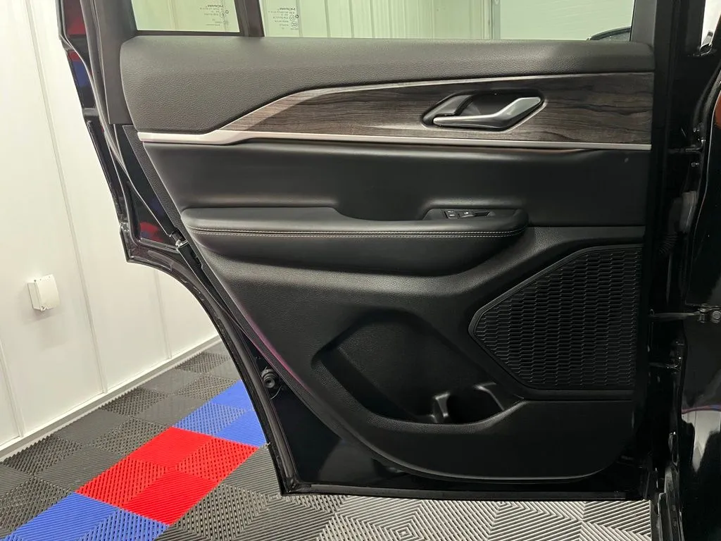 2023 Jeep Grand Cherokee Limited - Photo 18