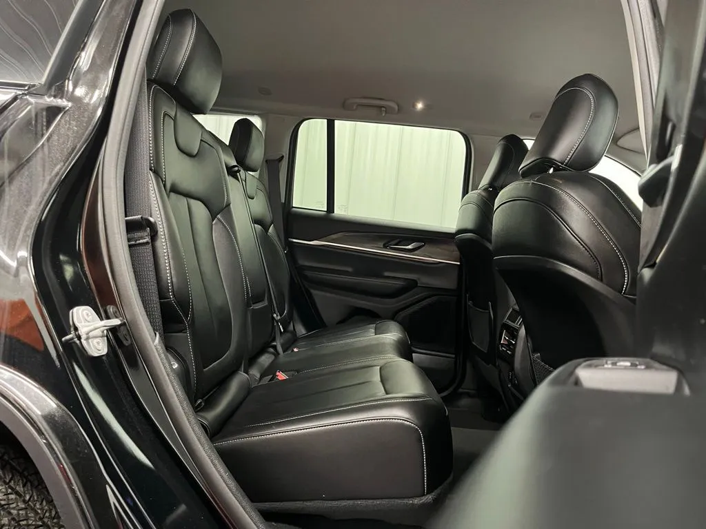 2023 Jeep Grand Cherokee Limited - Photo 22