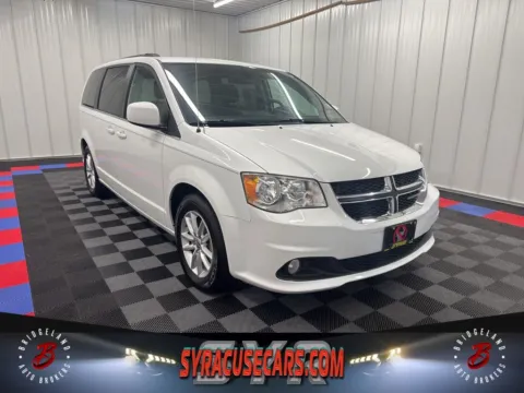 White 2019 Dodge Grand Caravan SXT for sale in Bridgeport, NY