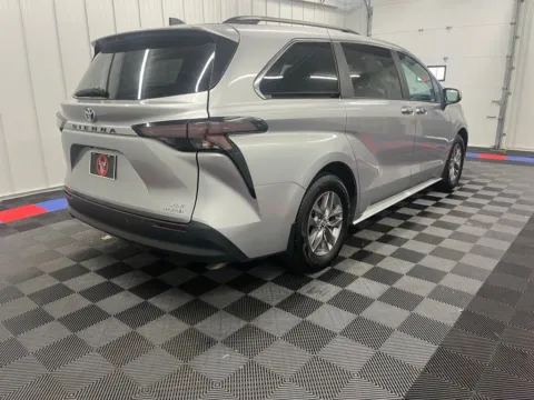 Photos of 2024 Toyota Sienna XLE for sale in Bridgeport, NY at Bridgeland Auto Brokers