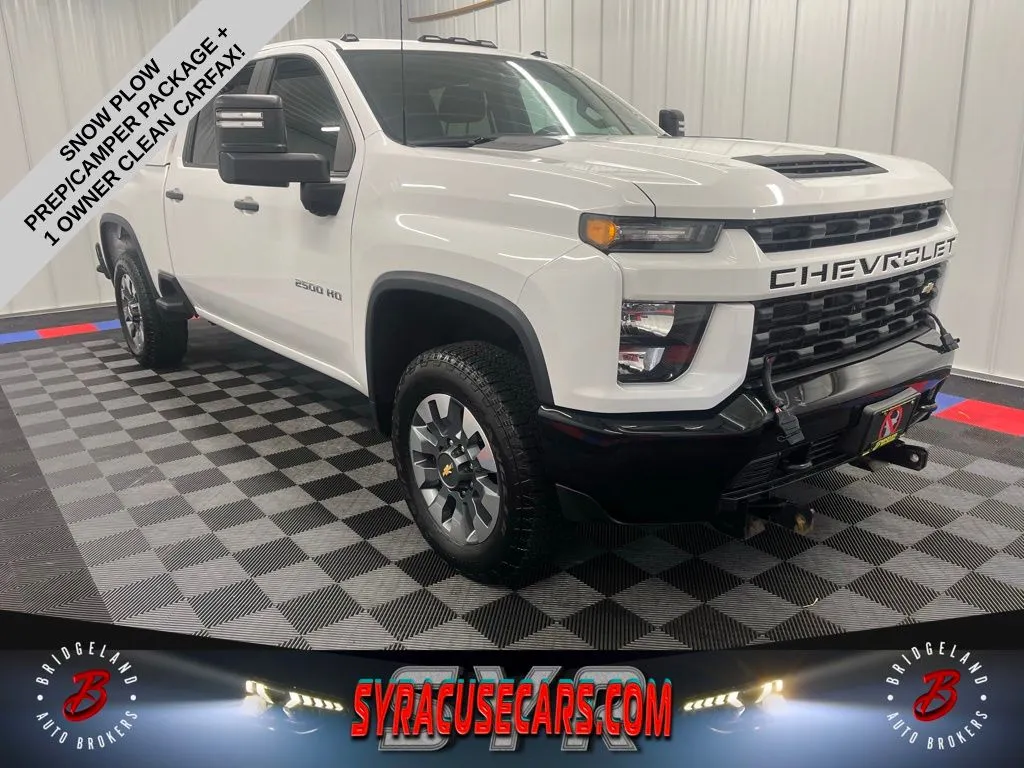 2023 Chevrolet Silverado HD Custom 4WD Crew Cab Standard Box's photo