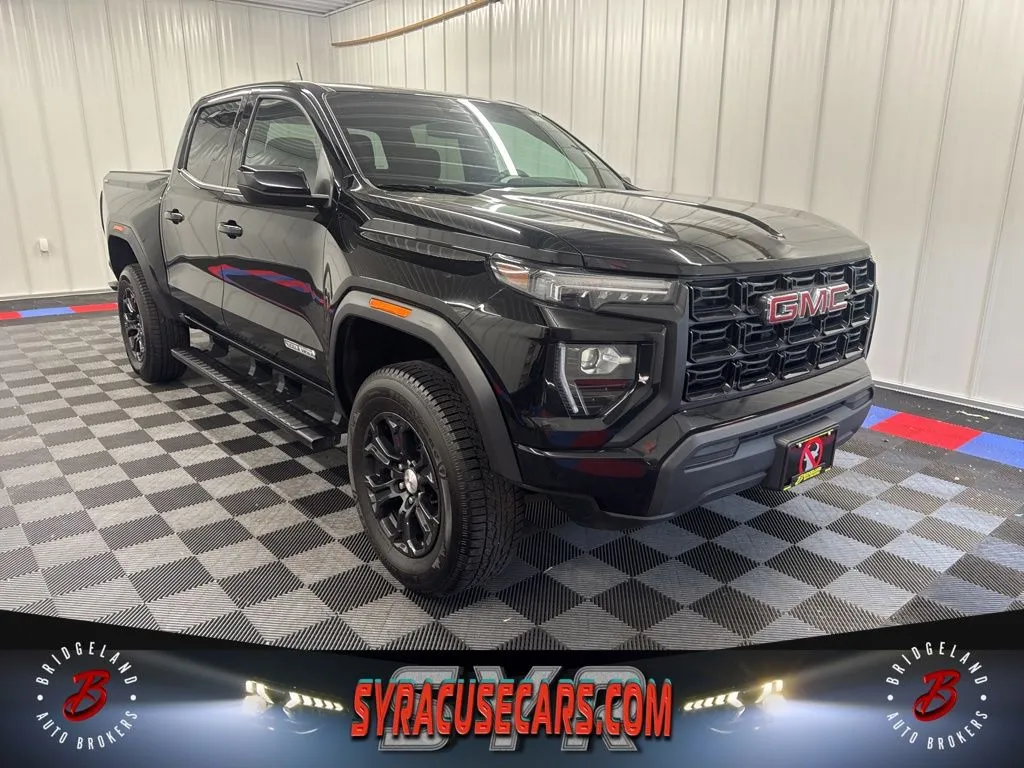 2024 GMC Canyon Elevation 4WD Crew Cab Short Box's photo