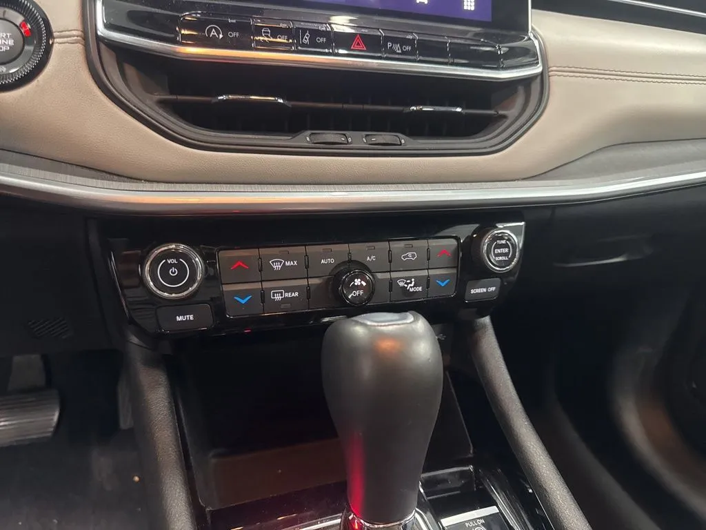 2025 Jeep Compass Limited - Photo 14