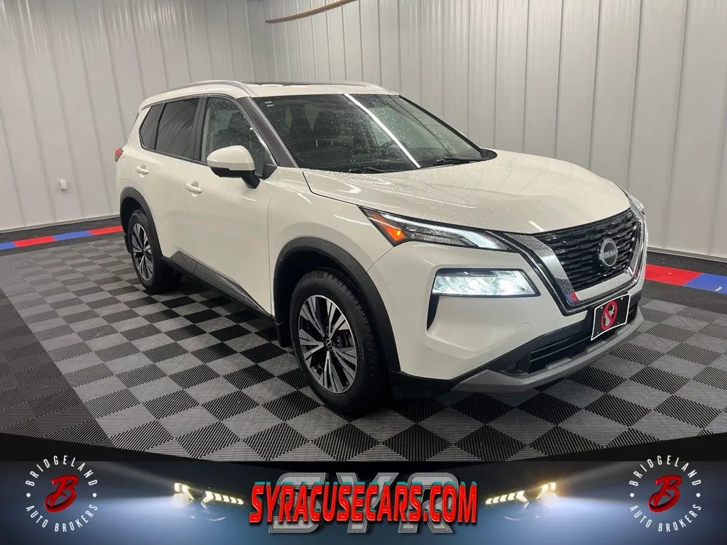 White 2023 Nissan Rogue SV for sale in Bridgeport, NY