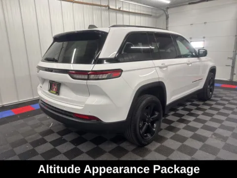 More photos of 2023 Jeep Grand Cherokee Altitude X at Bridgeland Auto Brokers, NY