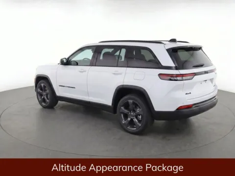 More photos of 2023 Jeep Grand Cherokee Altitude X at Bridgeland Auto Brokers, NY