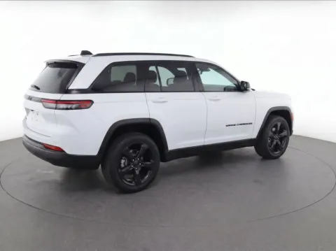 Photos of 2023 Jeep Grand Cherokee Altitude X for sale in Bridgeport, NY at Bridgeland Auto Brokers
