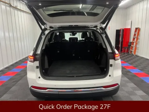More photos of 2022 Jeep Grand Cherokee 4xe at Bridgeland Auto Brokers, NY