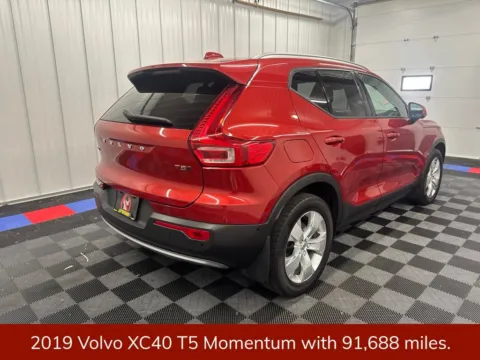 Another view of 2019 Volvo XC40 Momentum for sale in Bridgeport, NY at Bridgeland Auto Brokers