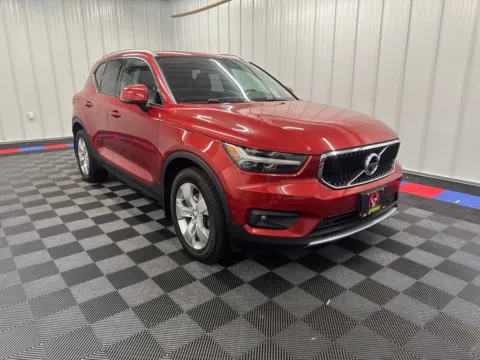Photos of 2019 Volvo XC40 Momentum for sale in Bridgeport, NY at Bridgeland Auto Brokers