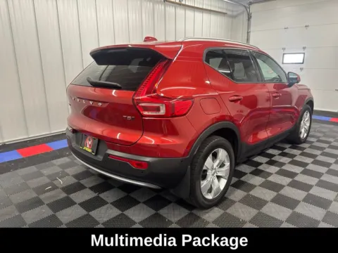 Another view of 2019 Volvo XC40 Momentum for sale in Bridgeport, NY at Bridgeland Auto Brokers