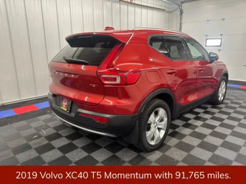 Another view of 2019 Volvo XC40 Momentum for sale in Bridgeport, NY at Bridgeland Auto Brokers