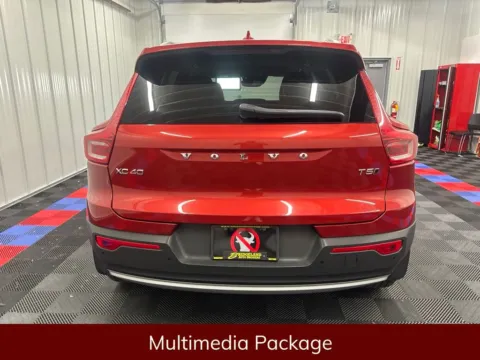 More photos of 2019 Volvo XC40 Momentum at Bridgeland Auto Brokers, NY