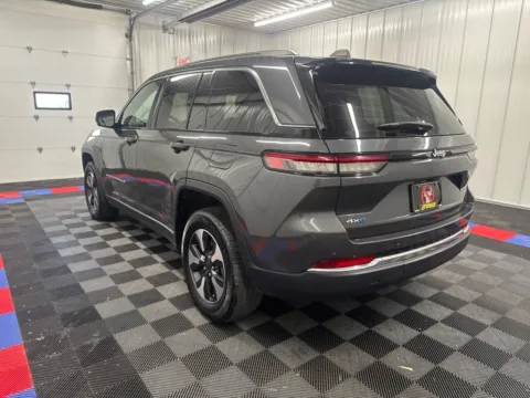 More photos of 2024 Jeep Grand Cherokee 4xe at Bridgeland Auto Brokers, NY