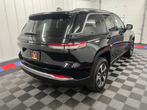 Photos of 2023 Jeep Grand Cherokee 4xe for sale in Bridgeport, NY at Bridgeland Auto Brokers