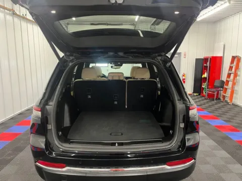 More photos of 2023 Jeep Grand Cherokee 4xe at Bridgeland Auto Brokers, NY