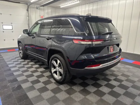 More photos of 2022 Jeep Grand Cherokee 4xe at Bridgeland Auto Brokers, NY